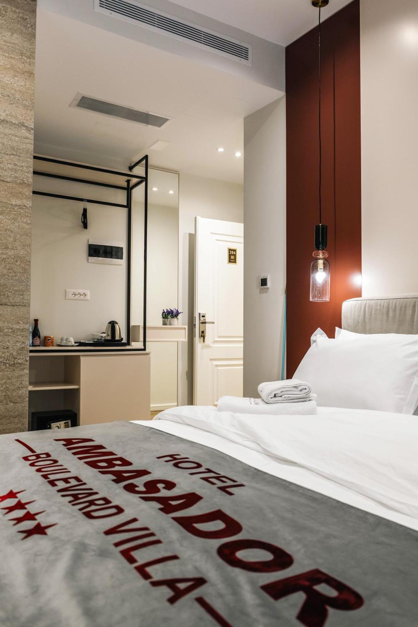 Ambasador Hotel