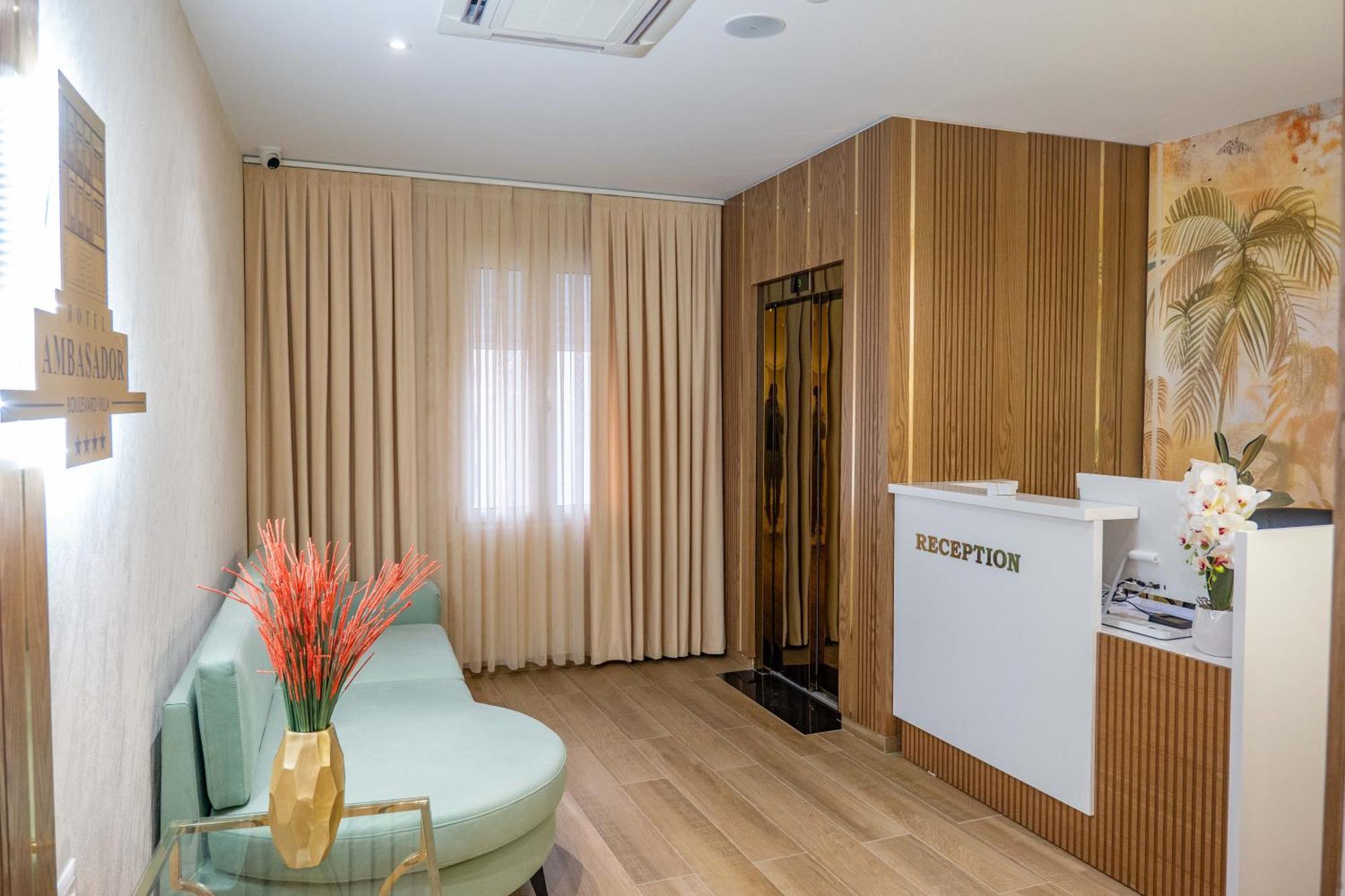 Ambasador Hotel